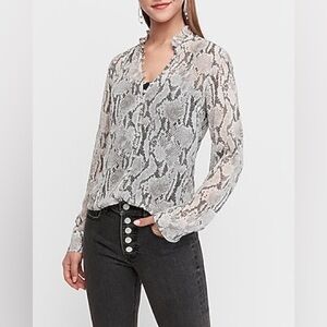 Express Slim Fit Sheer Snakeskin Print Ruffle Portofino
Shirt Size Small